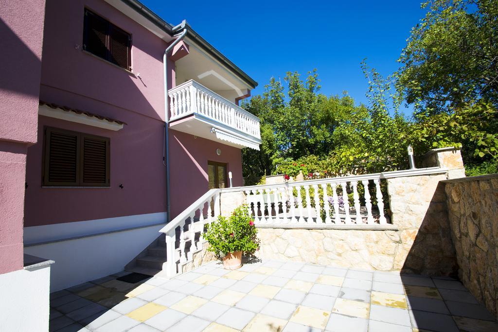 Apartments Zile Starigrad Paklenica Exterior foto