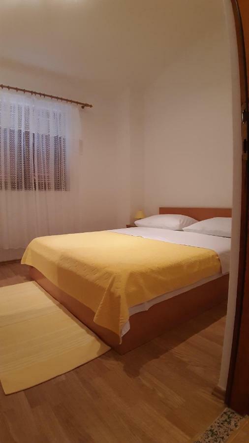 Apartments Zile Starigrad Paklenica Exterior foto