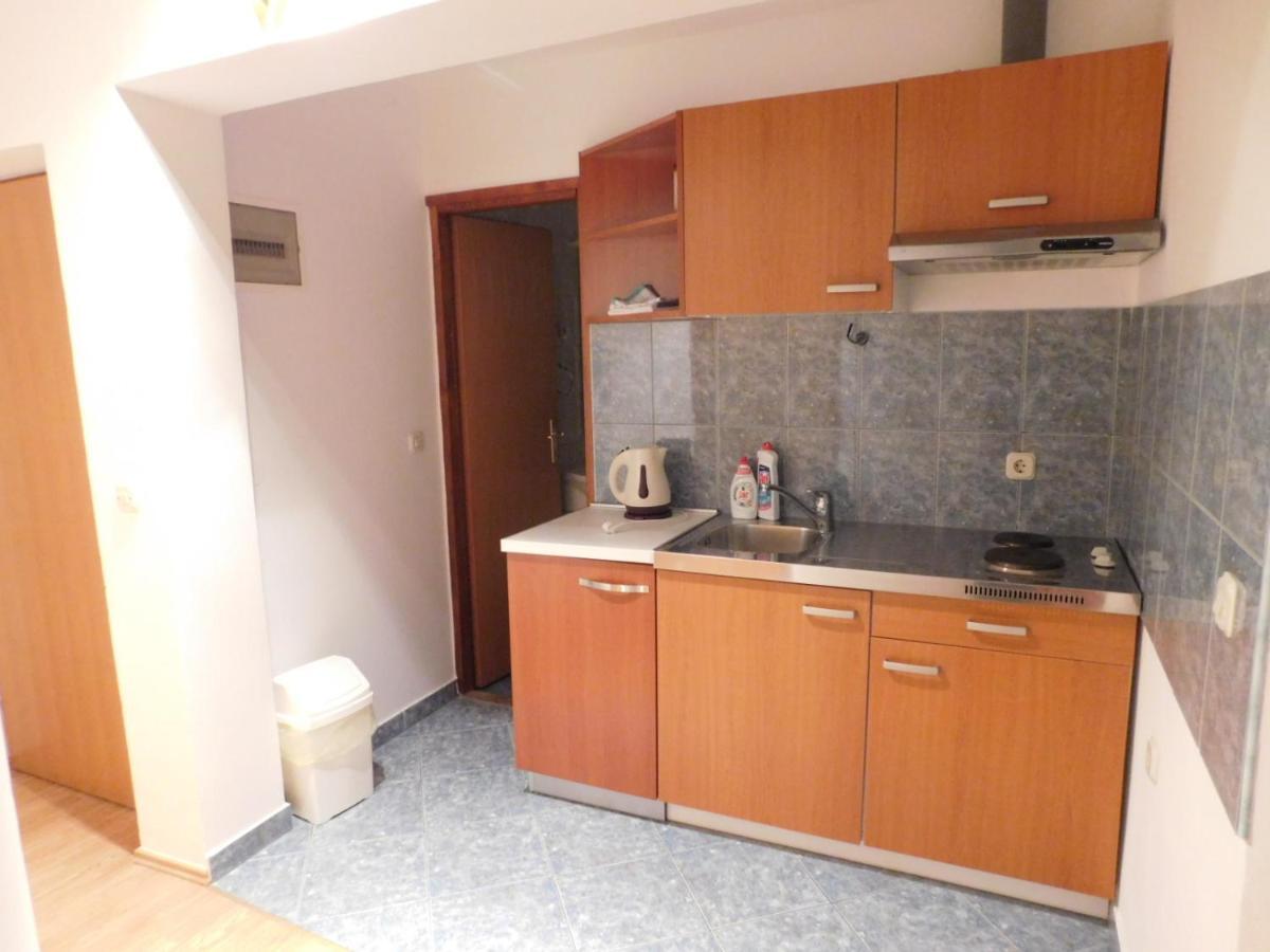 Apartments Zile Starigrad Paklenica Exterior foto