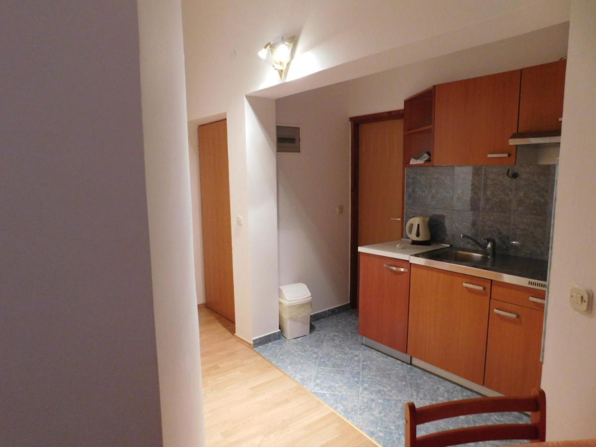 Apartments Zile Starigrad Paklenica Exterior foto